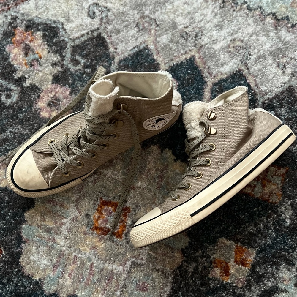 Special edition Converse with polka dot laces